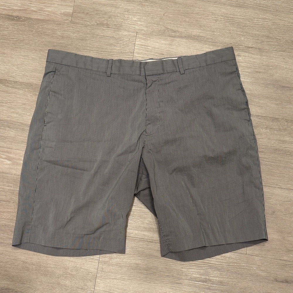 Theory Grey Shorts 9’